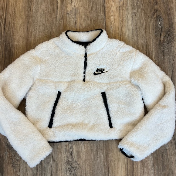 Nike Sweaters - nike sweatshirt size xs